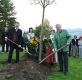 Pflanzung des Jubiläumsbaumes und Abschlussessen der Flora 09!